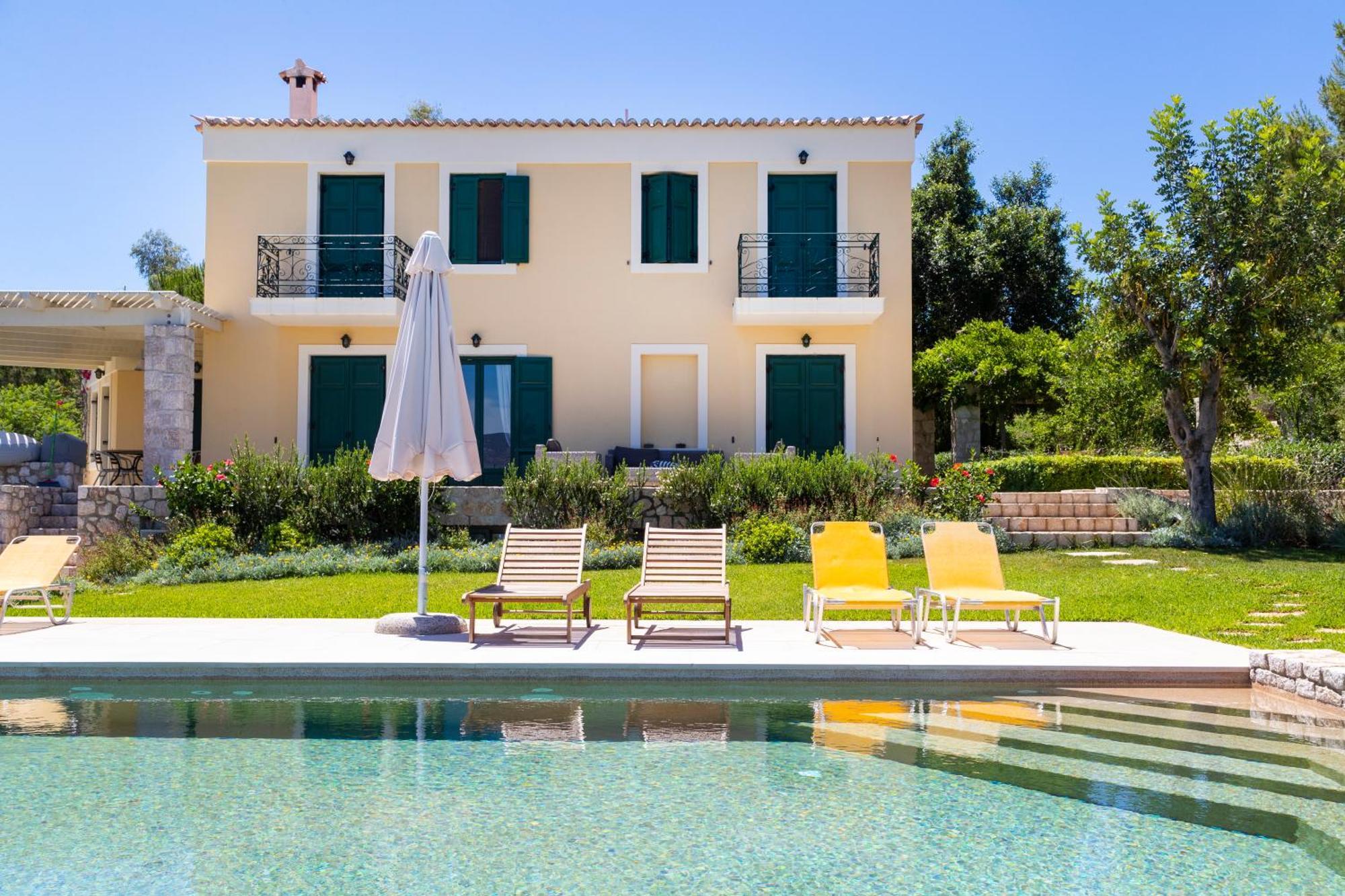 Villa Aria - Luxury Beachfront Villa With Pool And Tennis Court Koilás エクステリア 写真