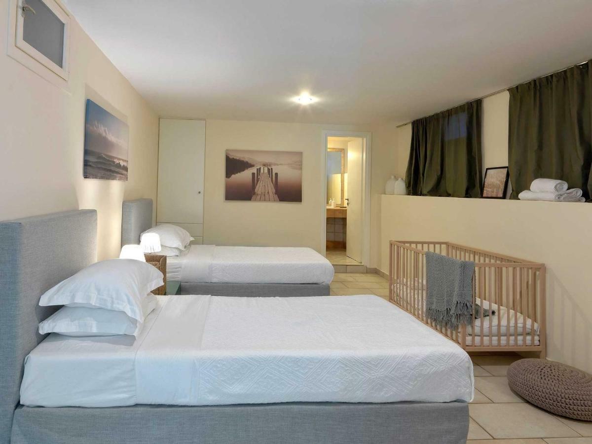 Villa Aria - Luxury Beachfront Villa With Pool And Tennis Court Koilás エクステリア 写真