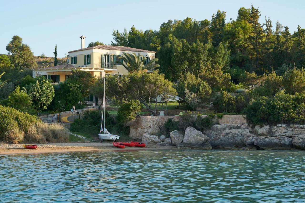 Villa Aria - Luxury Beachfront Villa With Pool And Tennis Court Koilás エクステリア 写真